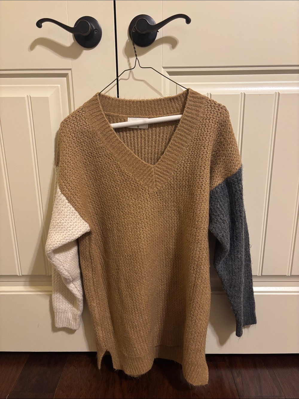 Cozy Colorblock V-Neck Sweater in Camel, Cream & Gray
